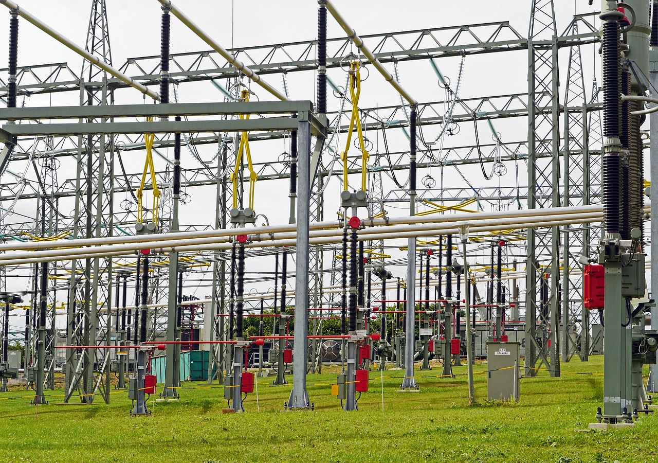high-voltage-geb475ac37_1280